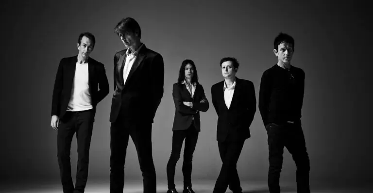 SUEDE announce extra dates to November 2021 'Coming Up' UK tour 