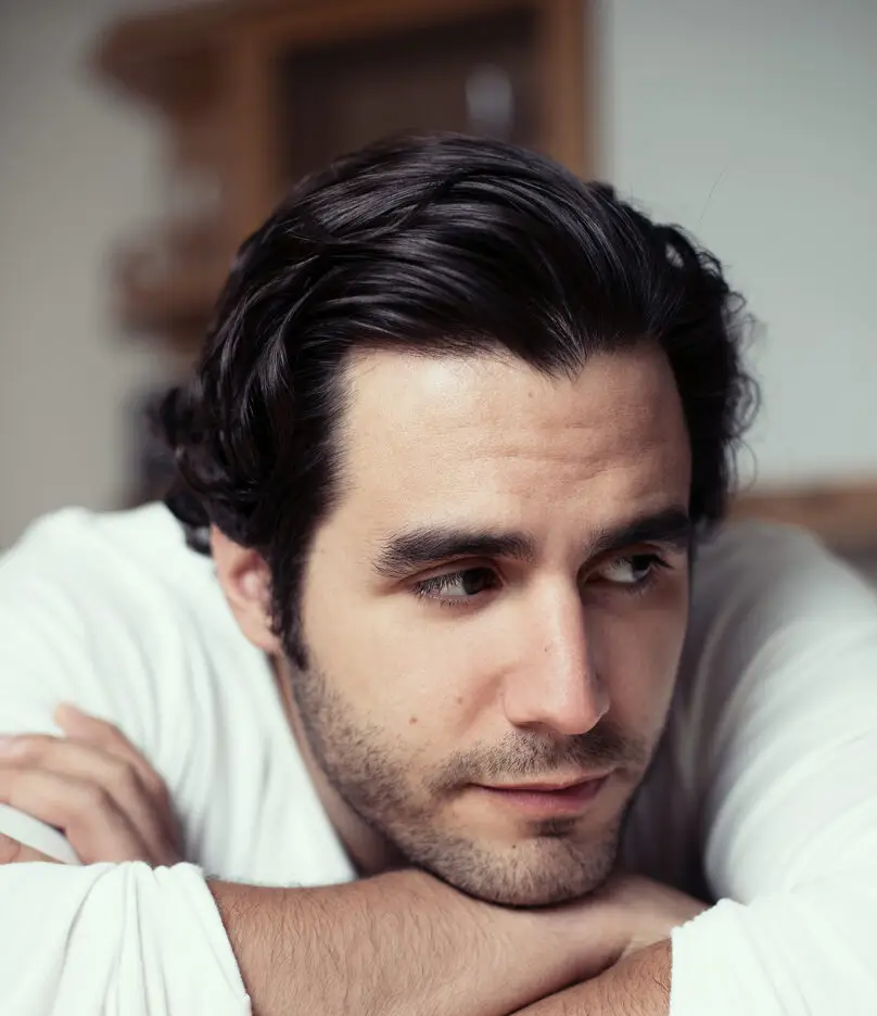 BEN CURA shares the video for his new neo-classical single 'Toutes Les Couleurs’ - Watch Now! 