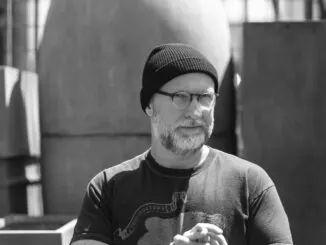 BOB MOULD shares solo performance of 'Wishing Well' and trailer for 8LP Distortion: Live boxset 2