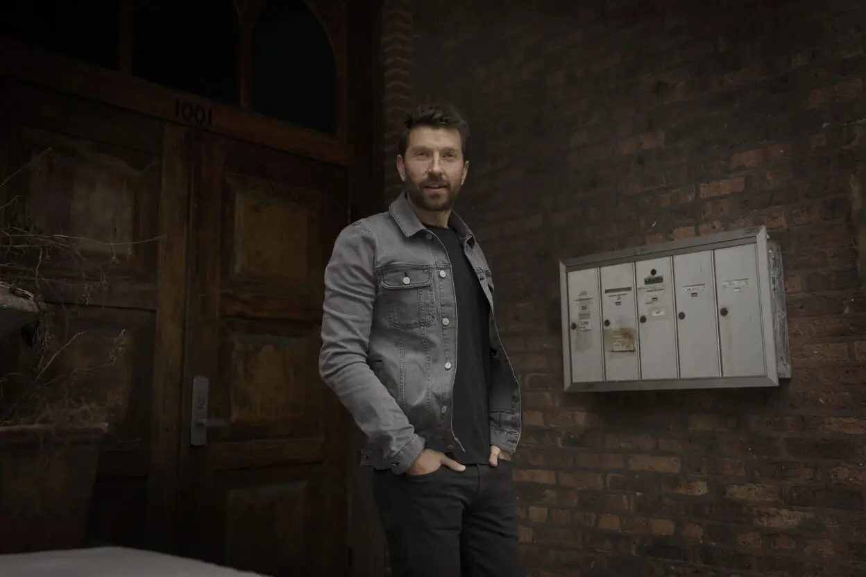 Country superstar BRETT ELDREDGE announces headline show at the Ulster Hall, Belfast on Tuesday 3 May 2022 1