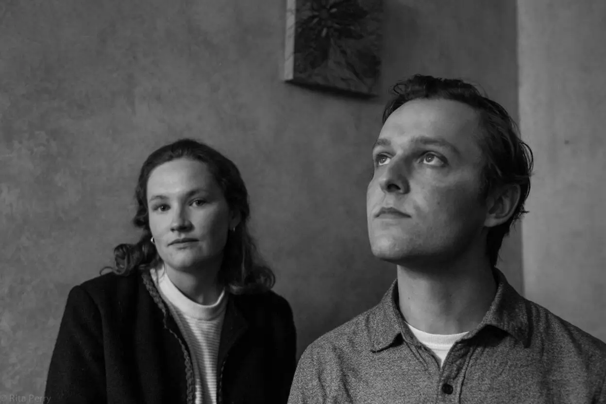 JOSHUA BURNSIDE and LAURA QUIRKE release second single 'Far Away The Hills Are Green' 