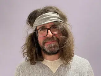 INTERVIEW with Lou Barlow of Dinosaur Jr. 1