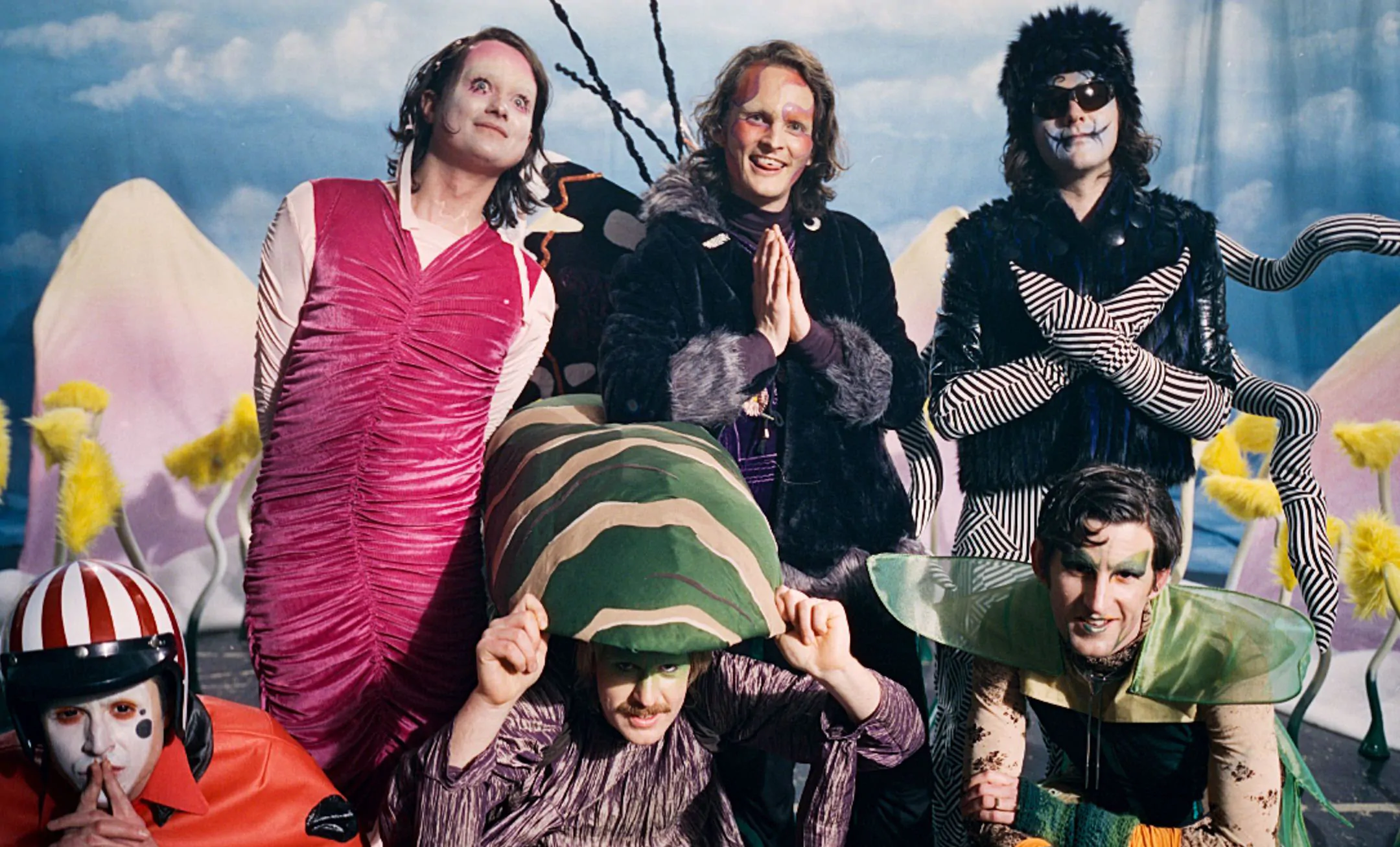 KING GIZZARD & THE LIZARD WIZARD share video for new single ‘Catching Smoke’ – Watch Now!