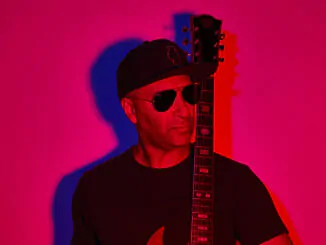 TOM MORELLO releases new single “Driving To Texas” featuring Phantogram
