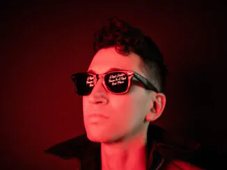 Innovative NYC rocker DES ROCS shares his TOP TEN favourite songs