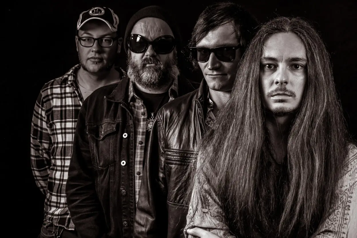 VIDEO PREMIERE: It's Karma It's Cool - Coffee Cup Circles 