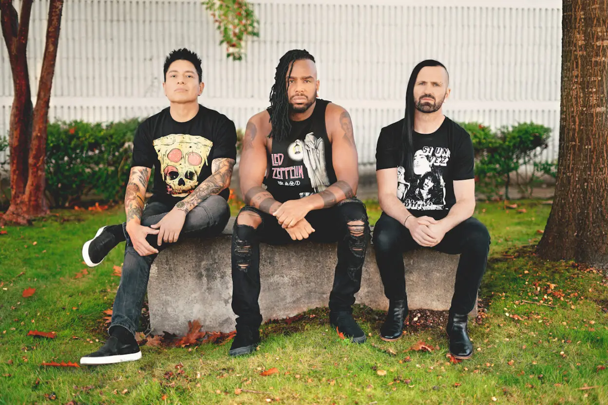 VIDEO PREMIERE: The Veer Union - Monster 