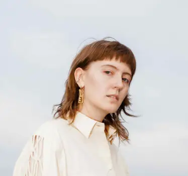 Norwegian-Irish singer-songwriter TARA NOME DOYLE shares new single 'Caterpillar' 