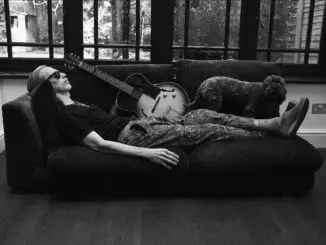 Ride guitarist and songwriter ANDY BELL will release his second solo album 'Flicker' on February 11 1