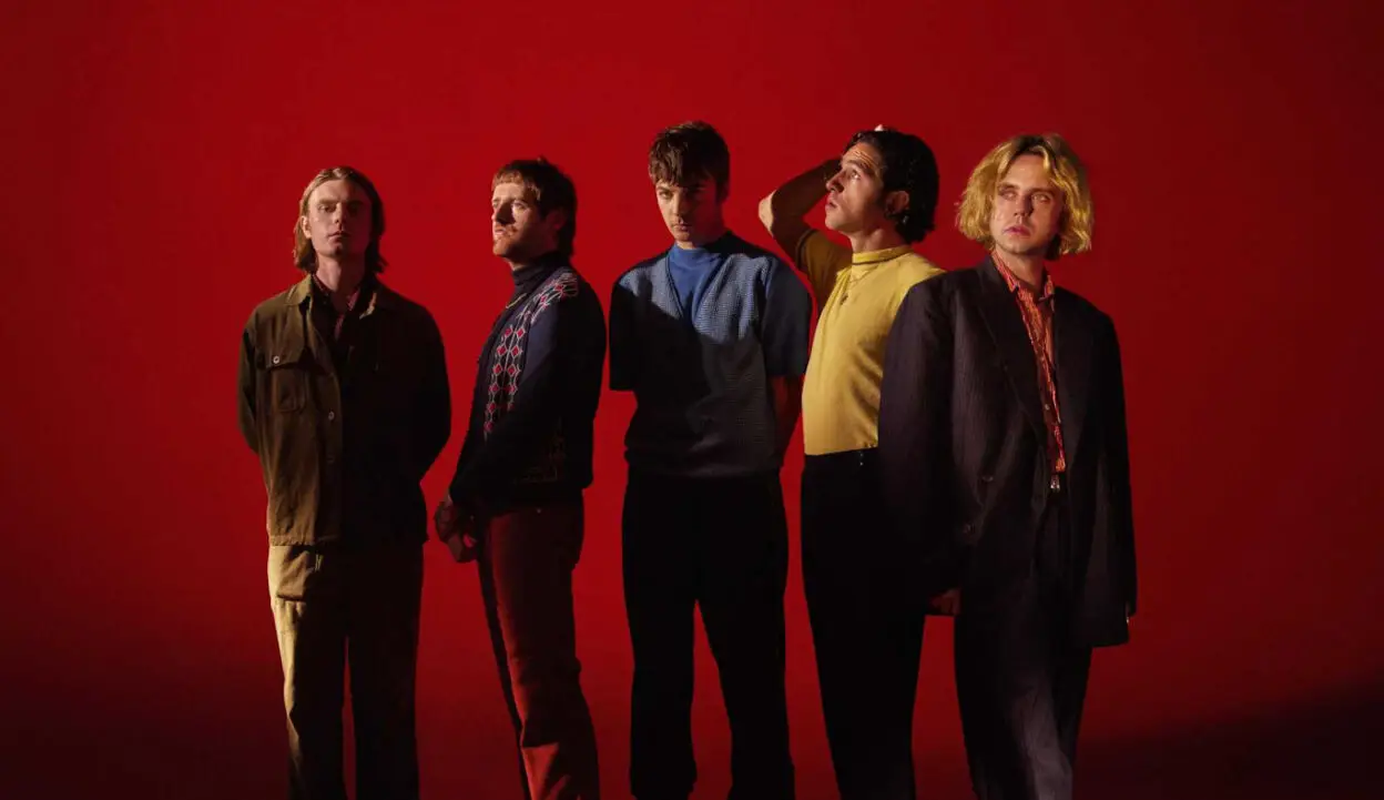 FONTAINES D.C. announce their third album 'Skinty Fia' to be released on 22nd April 1