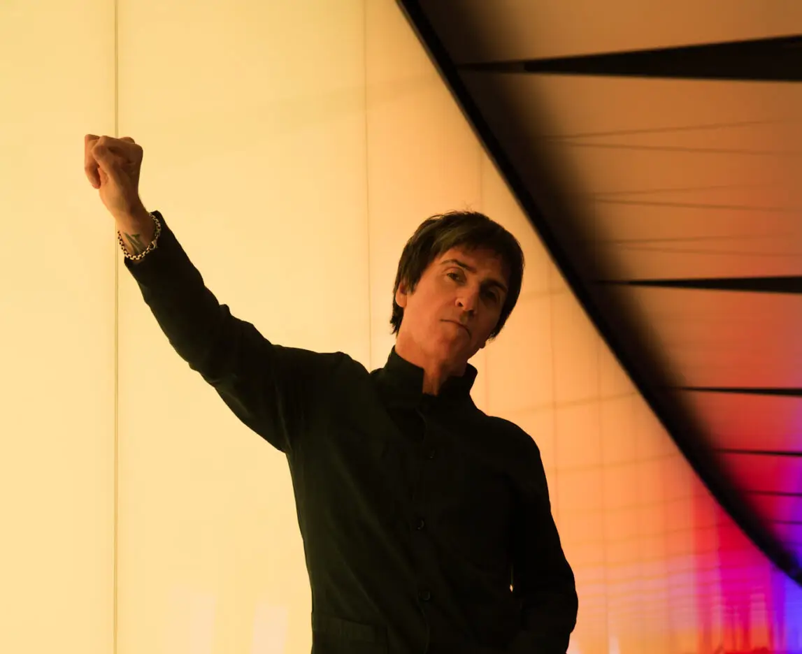 JOHNNY MARR releases video for new single ‘Night and Day’