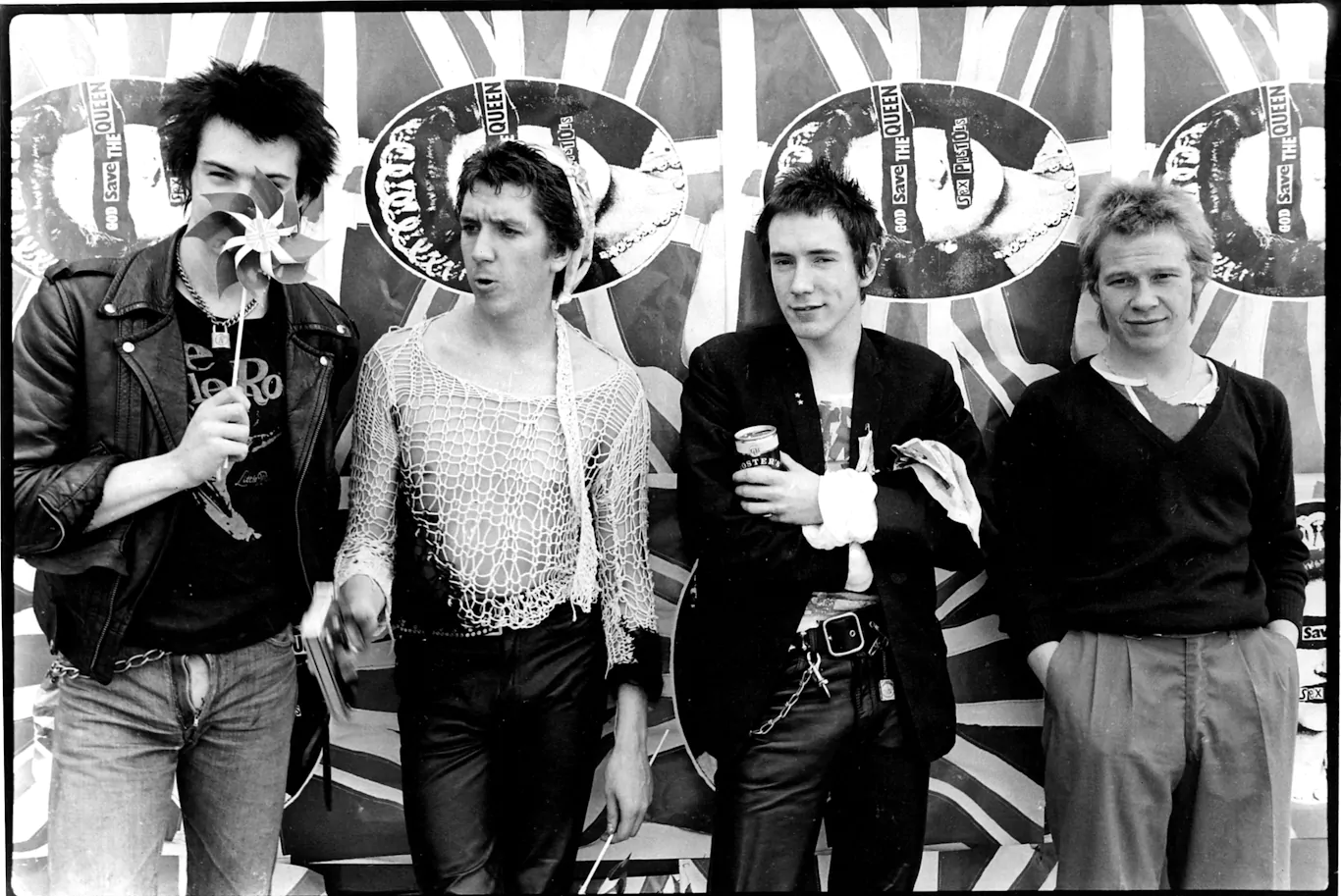 The Sex Pistols: The Original Recordings from 1976 to 1978 compilation announced on CD, vinyl and cassette 2