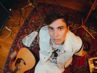 JC STEWART shares live video for new single ‘Scars’ - Watch Now