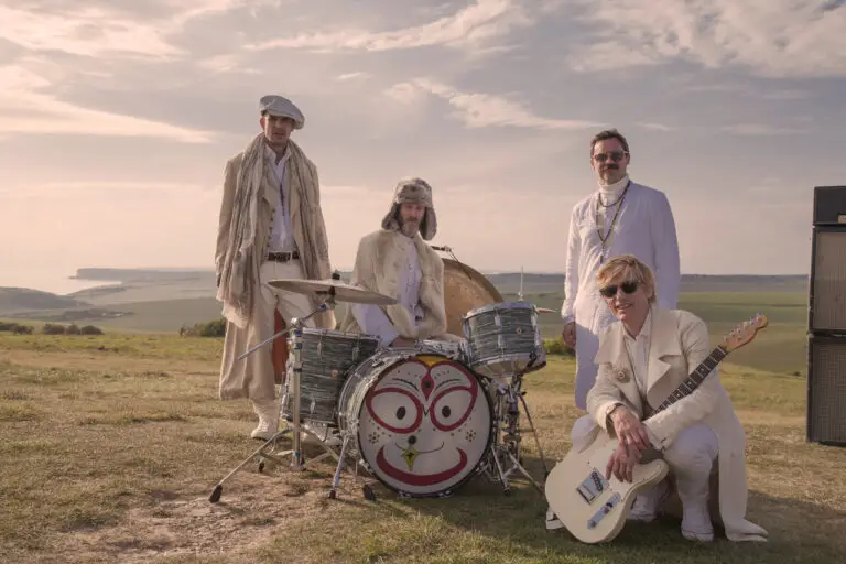 KULA SHAKER share video for new single 'The Once And Future King' - Watch Now 