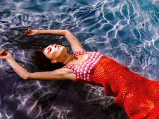 VIDEO PREMIERE: Winn Winn – Pool Day