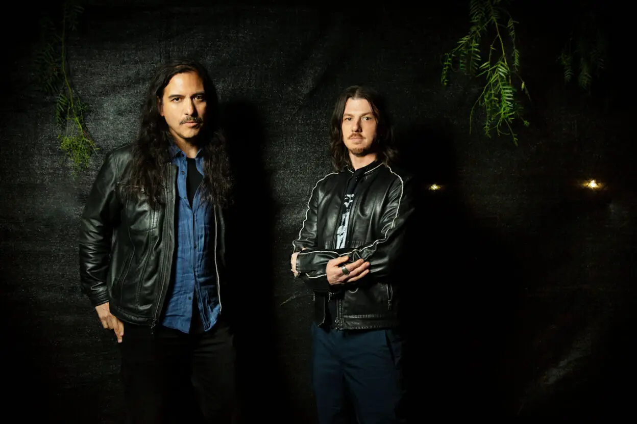 SECRET MACHINES announce new double EP & share two new singles 