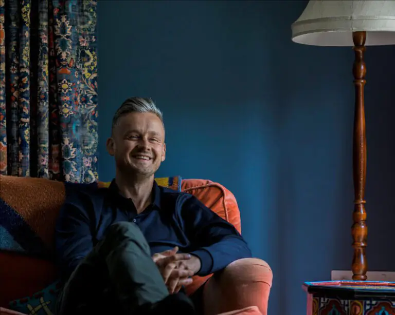 Keane's TOM CHAPLIN unveils short film starring Niamh Cusack for 'Midpoint' the debut title-track from new solo album 1