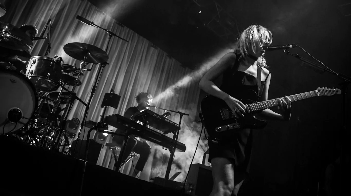 IN FOCUS// Wolf Alice at The Telegraph Building, Belfast, Northern Ireland 83 IN FOCUS// Wolf Alice at The Telegraph Building, Belfast, Northern Ireland