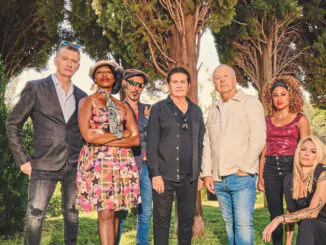 SIMPLE MINDS release new single FIRST YOU JUMP, from forthcoming album DIRECTION OF THE HEART 81 Simple Minds