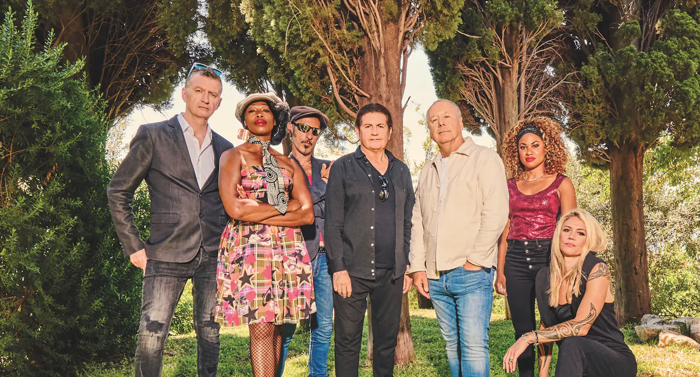 SIMPLE MINDS release new single FIRST YOU JUMP, from forthcoming album DIRECTION OF THE HEART