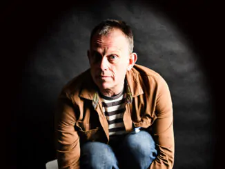 Ex-Inspiral Carpets frontman TOM HINGLEY teams up with GORDON MACKAY for new mini album 'Decades' 84 Tom Hingley