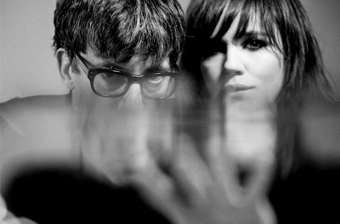THE WAEVE with GRAHAM COXON & ROSE ELINOR DOUGALL share new track ‘Over And Over’
