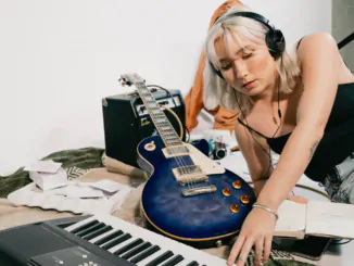 VIDEO PREMIERE: Ashlynn Malia unveils new single 'comfortable – voice memo' 82 Ashlynn Malia