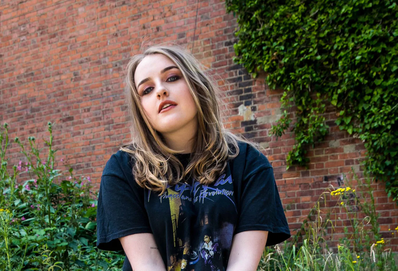 NELL MESCAL announces headline Belfast show at Oh Yeah Music Centre on March 2nd