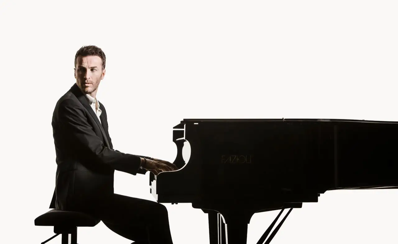 INTERVIEW: French-British pianist/composer RIOPY on his new album ‘THRIVE’