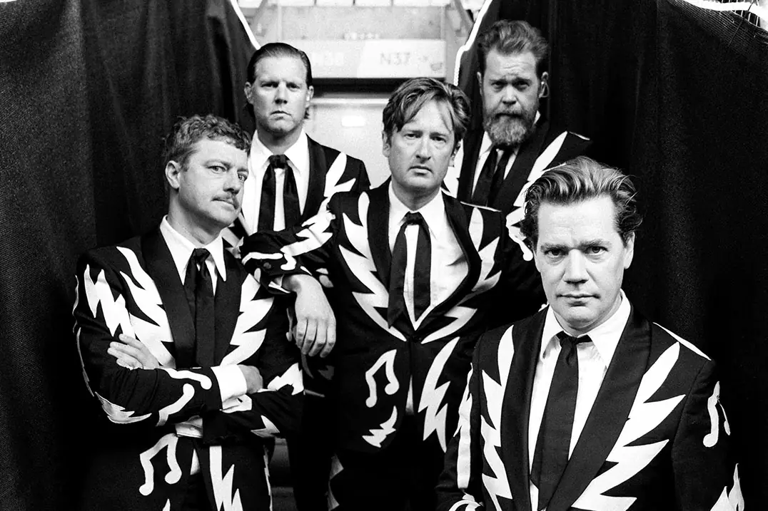 THE HIVES release frenzied, razor-sharp ‘Trapdoor Solution’ & eruptive, raucous ‘The Bomb’