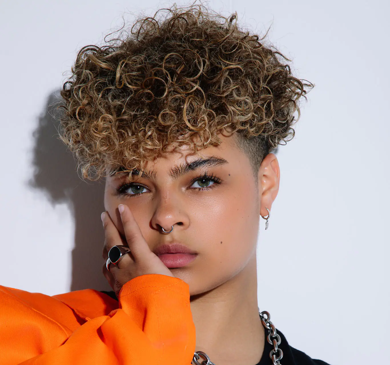 Rising talent JAZMINE FLOWERS shares new single ‘i’m DONE’