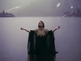 ALBUM REVIEW: SPELLES – Diving Into the Arms of the Divine