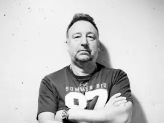 PETER HOOK & THE LIGHT