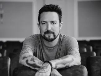 FRANK TURNER