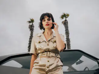 VIDEO PREMIERE: Imogen Clark - Squinters (Live at Golden Retriever studio) 82 Imogen Clark