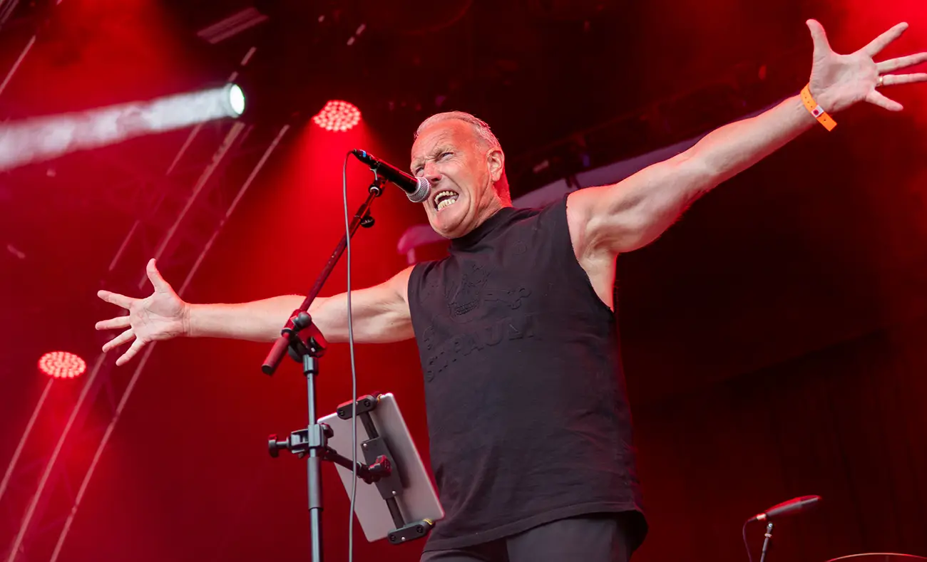 IN FOCUS// THE SKIDS at Custom House Square, Belfast © Bernie McAllister