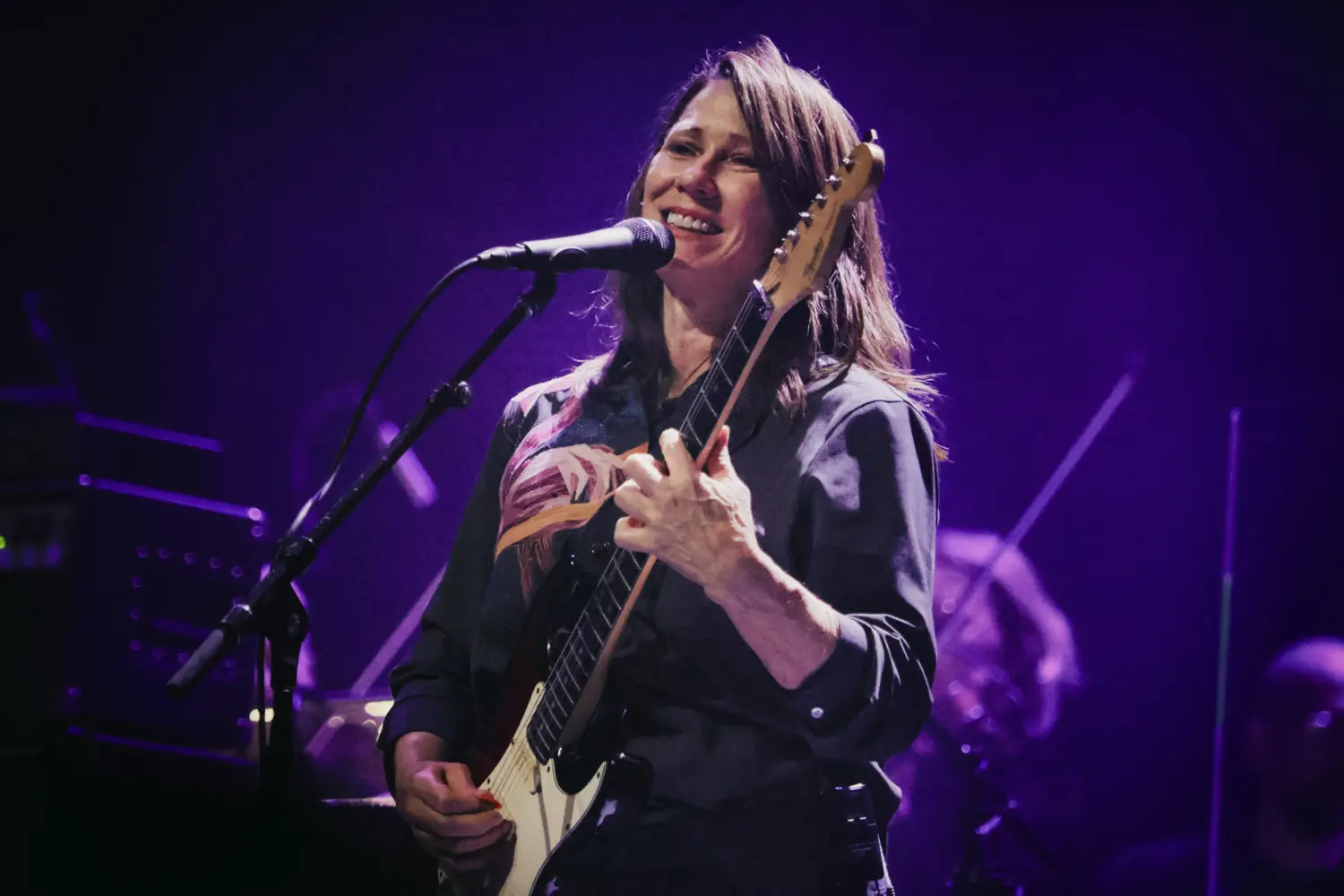 IN FOCUS// Kim Deal Mesmerises The Barbican with a Stunning Tour Kickoff 85 IN FOCUS// Kim Deal Mesmerises The Barbican with a Triumphant Tour Kickoff Credit: Denise Esposito