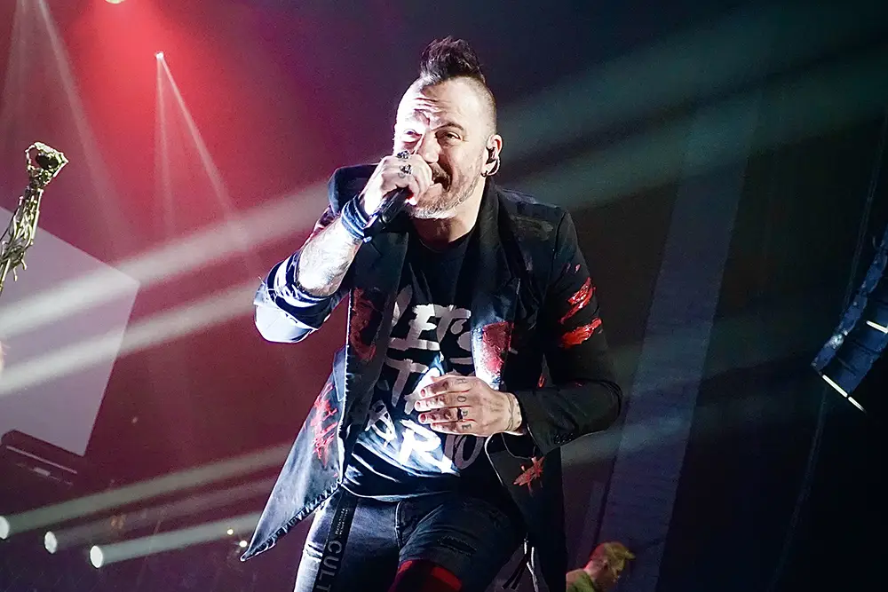 LIVE REVIEW: Three Days Grace Deliver a Unifying, Emotion-Charged Night in Manchester 84 LIVE REVIEW: Three Days Grace Unite Past and Present in a Powerful Manchester Homecoming Credit: Alina Salihbekova