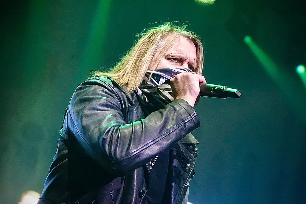 LIVE REVIEW: Three Days Grace Deliver a Unifying, Emotion-Charged Night in Manchester 82 LIVE REVIEW: Three Days Grace Unite Past and Present in a Powerful Manchester Homecoming Credit: Alina Salihbekova